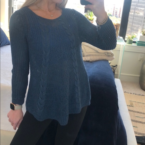 ‼️3/$20 or 4/$25‼️ Femme Fatale light knit sweater - Picture 3 of 6